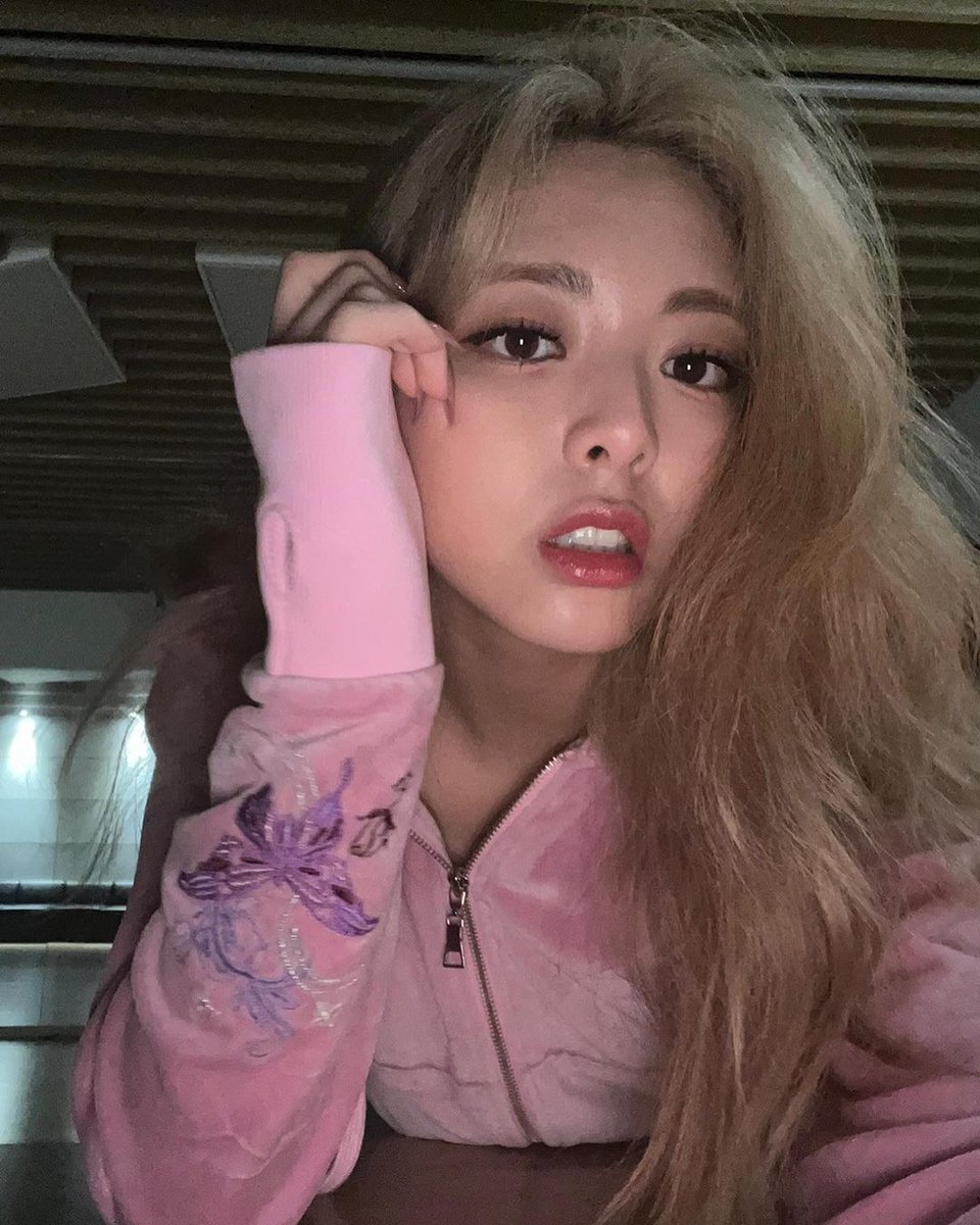 saranghxeee's tweet photo. hey barbie https://t.co/JJxWRHiJsM