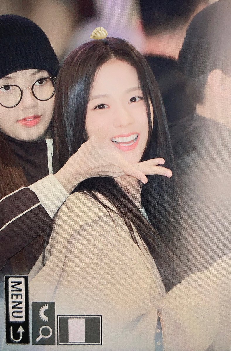 bpkkkjn's tweet photo. 아 짱기여워ㅜㅜㅜ 230410 #블랙핑크 #지수 #리사 #BLACKPINK #JISOO #LISA https://t.co/E49VTA8LNn