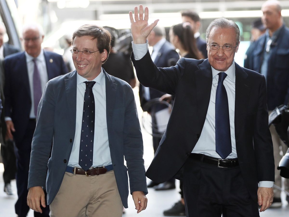 FonsiLoaiza's tweet photo. Se confirma la nueva estafa urbanística perpetrada por Almeida y Florentino Pérez justo antes de las elecciones municipales. El alcalde del PP entregará un negocio de 561M€ con los parkings pedidos por el Real Madrid. https://t.co/JFlac8tW8M