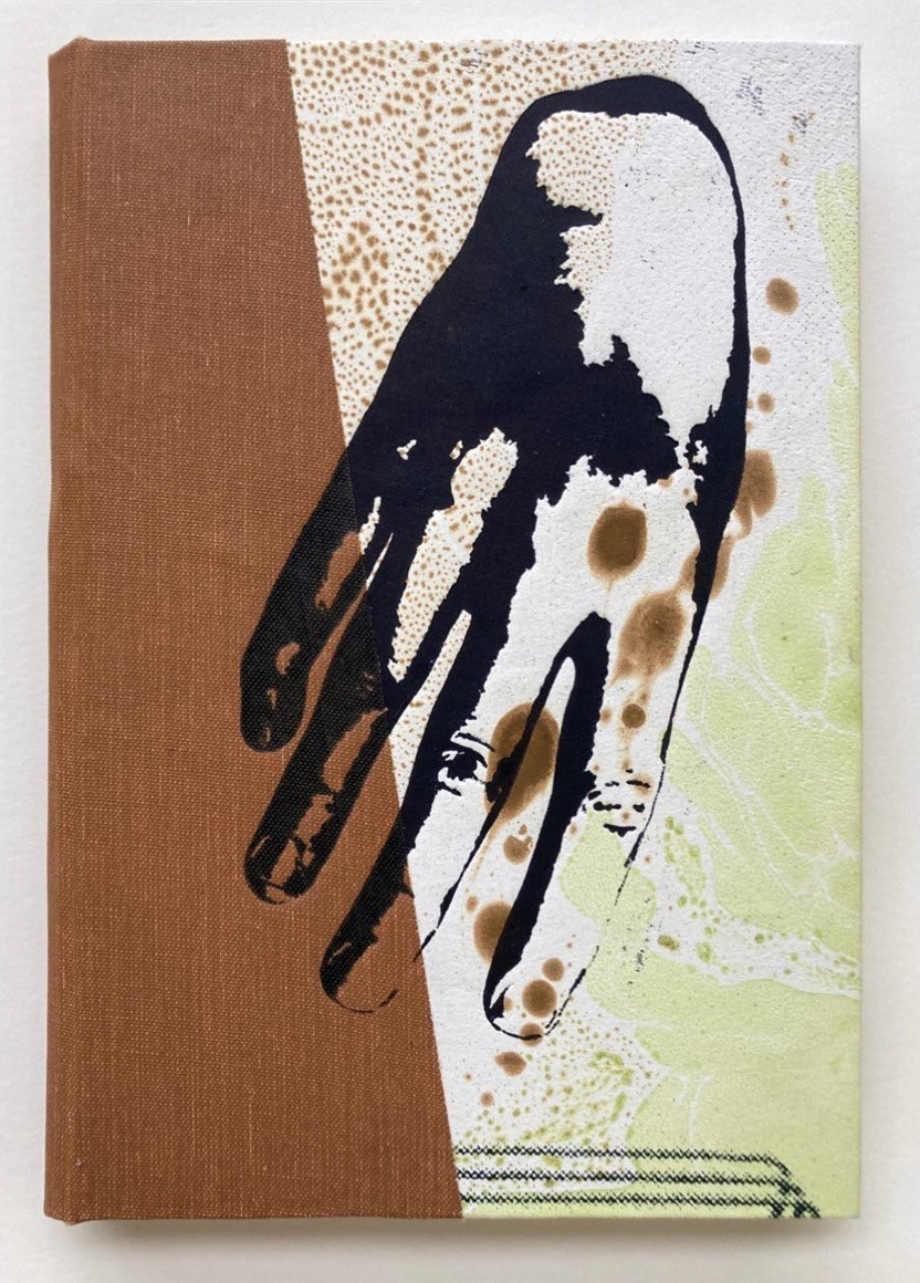 ELLIPTICAL READING
Thurs 27 April at St Just Library 7pm -8.15
 
A flash reading group - choosing our favourite books from the library shelves to create a spontaneous word collage, inspired by the St Just Library ‘White Night’.
Cake and tea. Free admission. All Welcome! #library