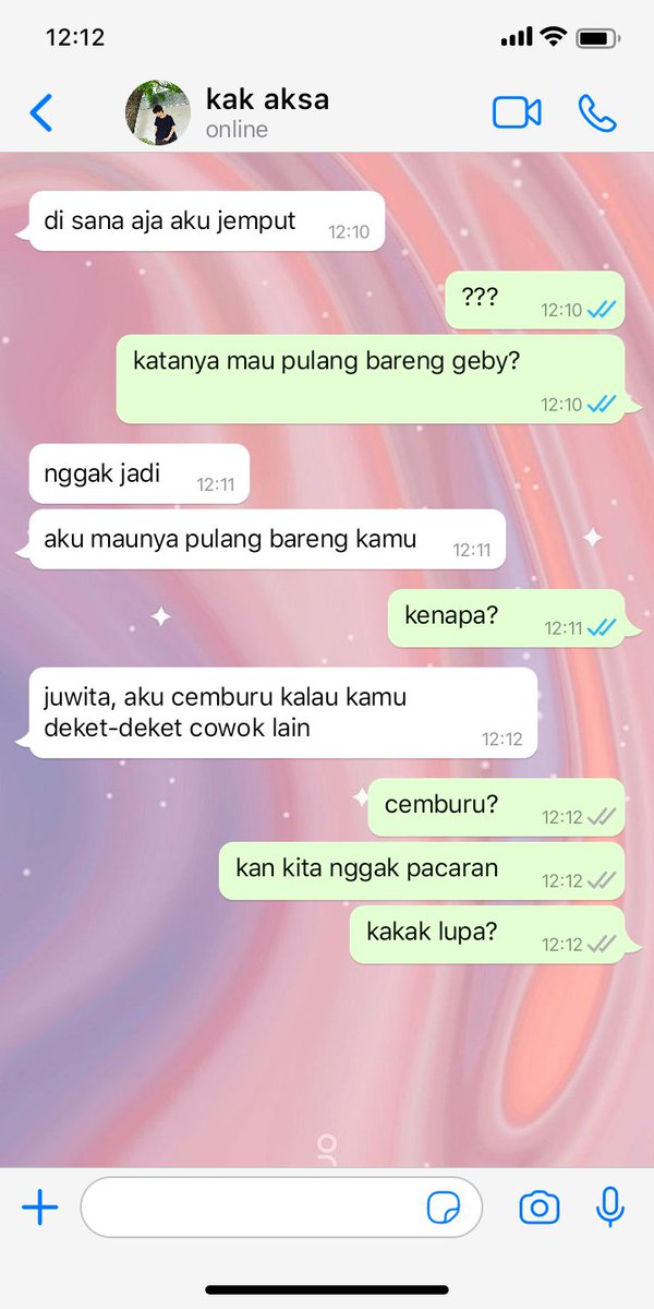 butterf22396772's tweet photo. Girlfriend or girl friend? 

— mark lee few tweets au
© butterfly https://t.co/ZZadKDutUm