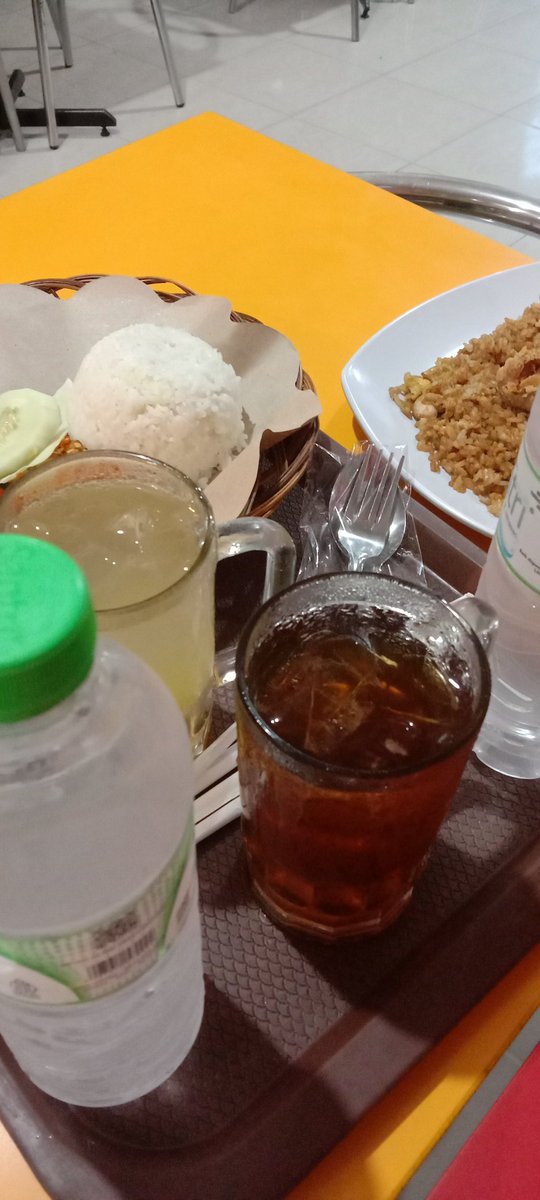 Nunggu buka