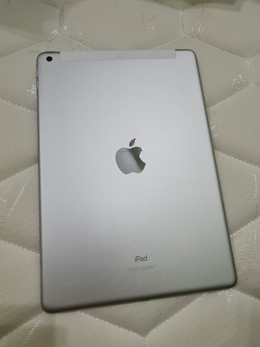 nayli_b's tweet photo. Letting go brand new, store bought iPad 9th Generation 256GB (Wifi + Cellular) at RM2800 only.

Interested, hit me up! https://t.co/D3LSfqRNXe