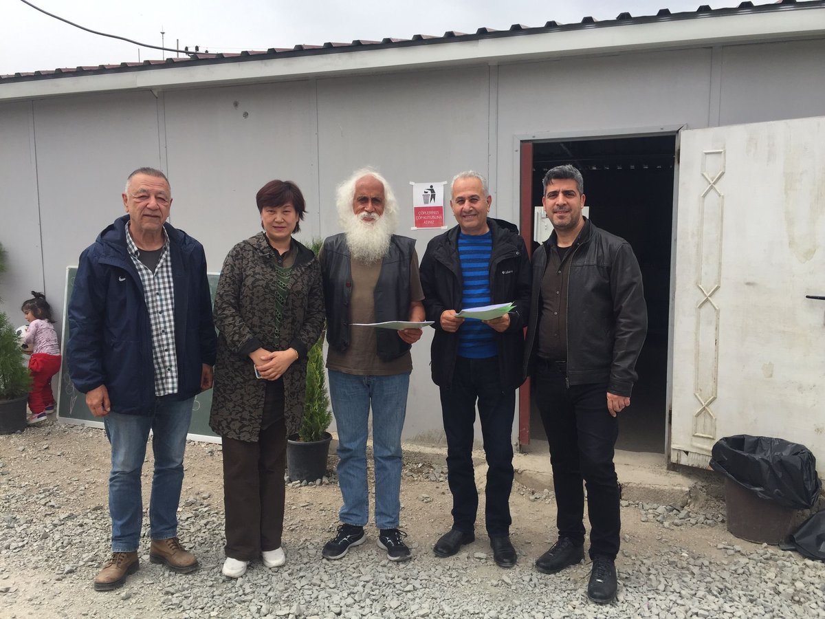 Suavi_Suavi's tweet photo. Serinyol “dostlar yerleşkesinde” Çin’den getirilecek 102 “özel” yaşam konteyner’ı için sözleşmemizi imzaladık.
Amacımız; Yıkıma uğramış insanlarımızın yaşamını biraz daha makul bir seviyeye çekebilmek.
#DayanışmaYaşatır🙂 https://t.co/DcJ4BDiPY9