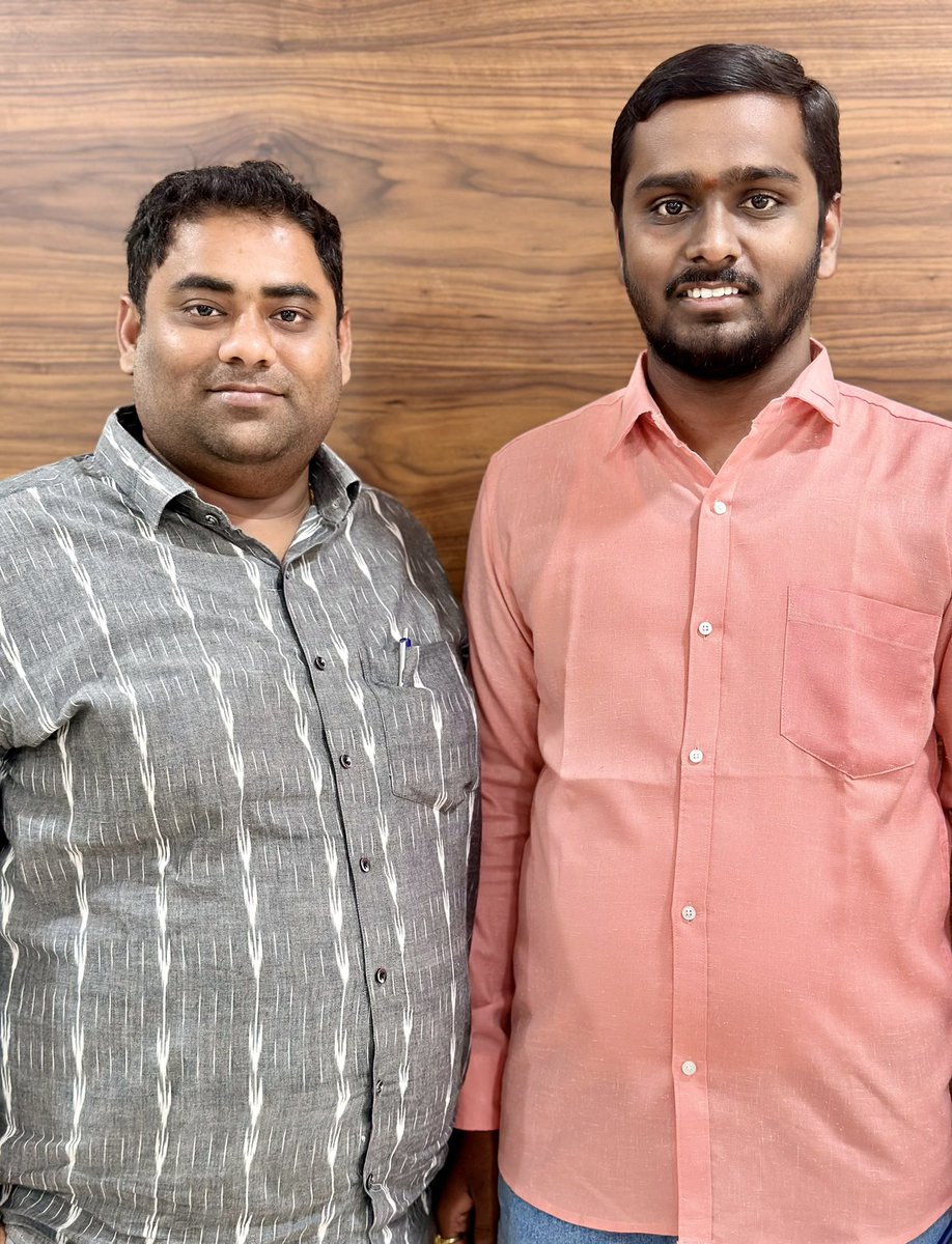 RohithVakrala's tweet photo. #HandloomMonday with @JohnBubby1 https://t.co/6GTH6j99MX