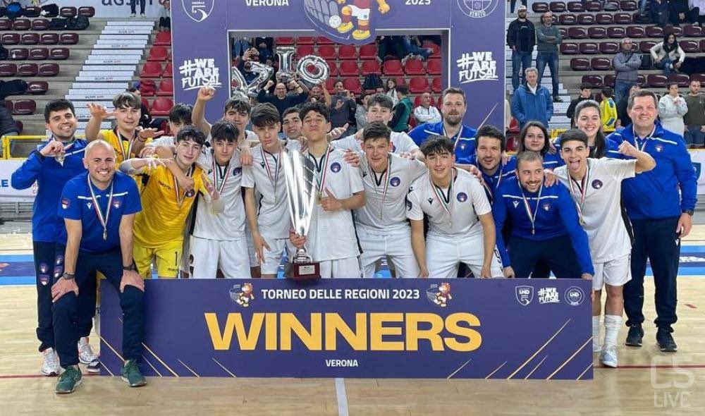 L’Under 15 della Regione Lazio vince il titolo in Veneto, complimenti a tutti per il grande traguardo ✅ <a href="/Calcioa5Live/">Calcio a 5 Live</a> <a href="/Calcioa5CRLazio/">Calcioa5 CR Lazio</a> @DivCalcio5
