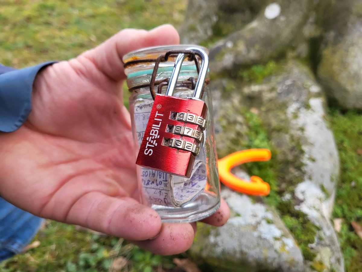 SenLayton's tweet photo. Auch an Feiertagen gehen wir @GoGeocaching #geocaching https://t.co/BA29k2IS0n