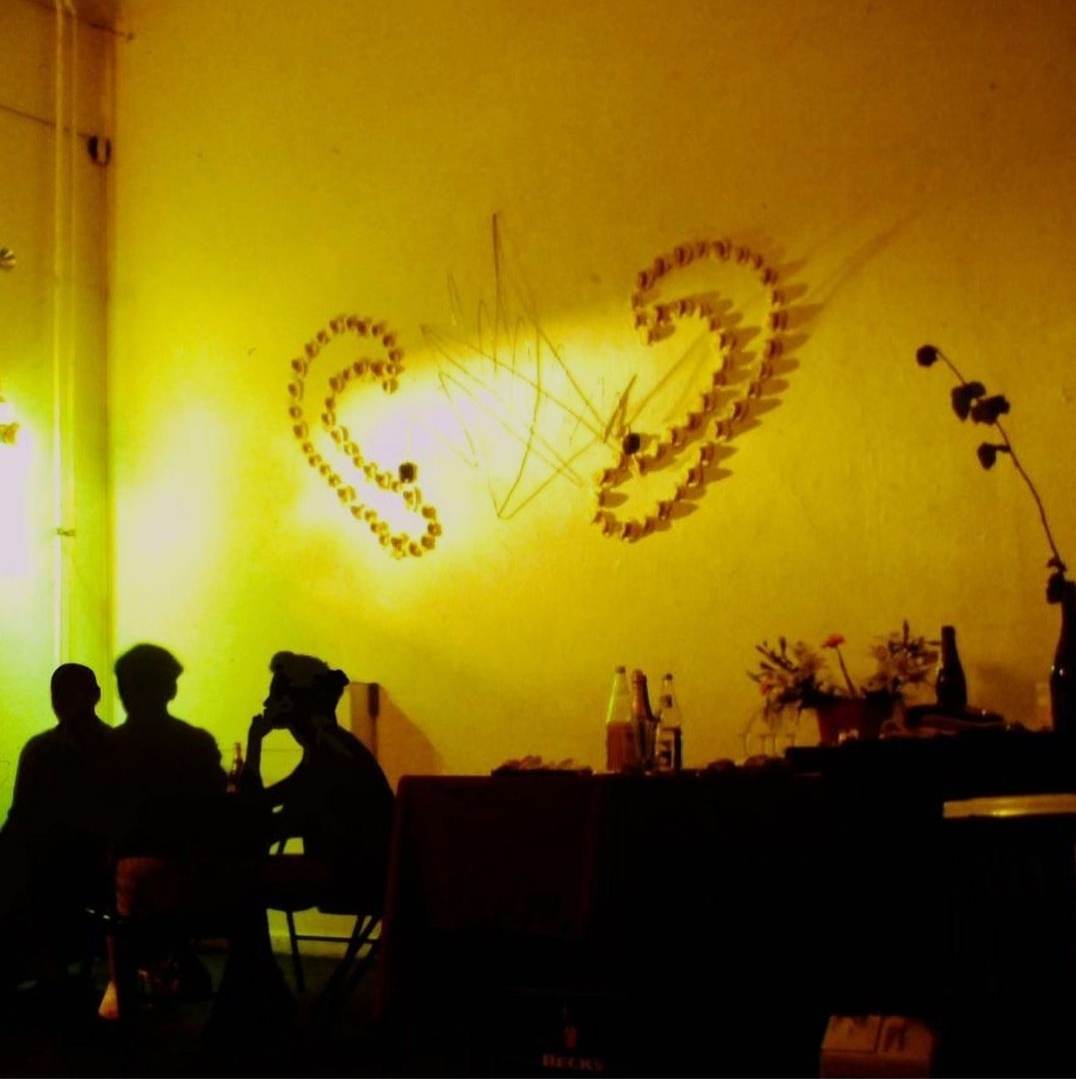 QHMBerlin's tweet photo. Stadtrundgang Nummer 3 " NachtleSben" widmet sich der DIY und lesbischen Subkultur in West-Berlin der 80er Jahre und den daraus entstandenen Orten und Kulturproduktionen. Lust auf diese Zeitreise im Rahmen des #QueerHistoryMonthBerlin2023? Dann gern anmelden: info@queerhistory.de https://t.co/FT6UFv9T32