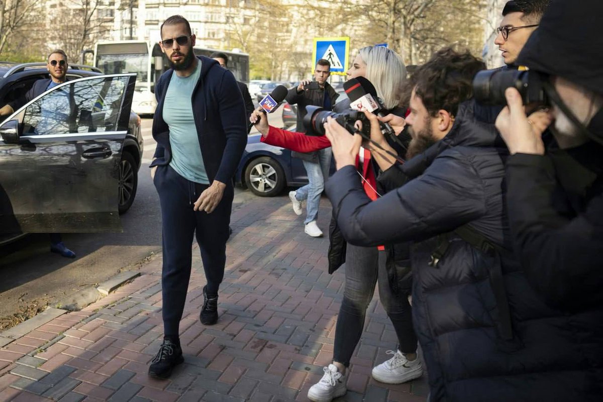 cobrasattitude's tweet photo. Andrew and Tristan Tate are seen leaving DICOT HQ after routine computer searches. https://t.co/G81krkVXQQ