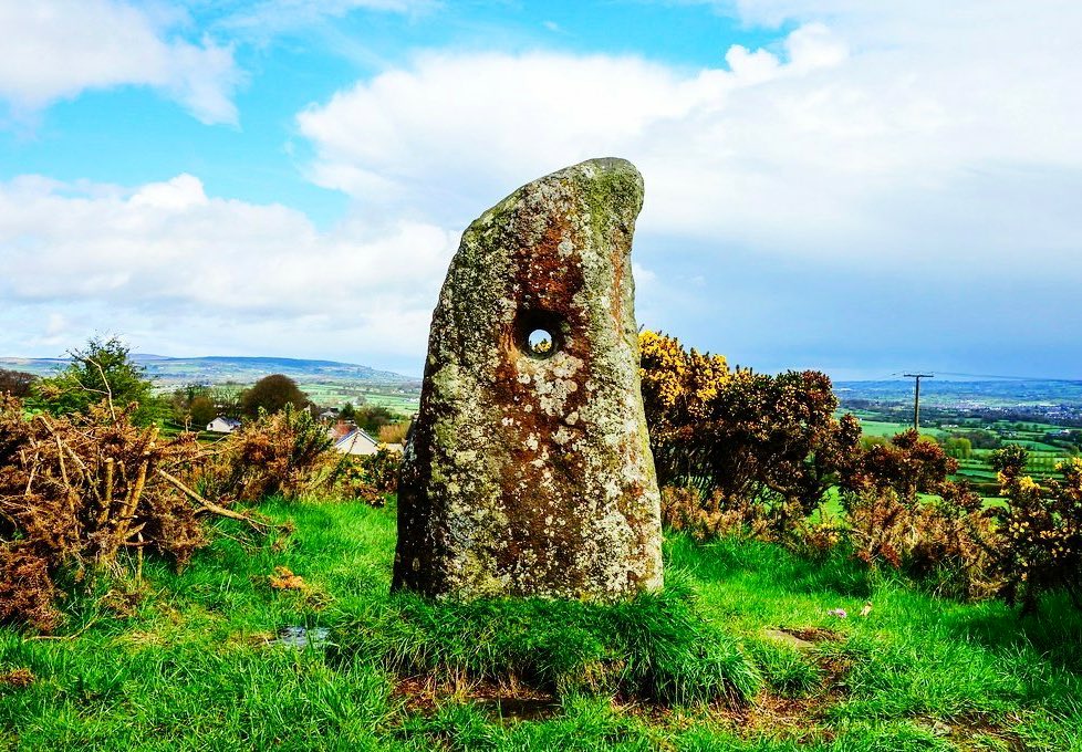 4/ Educational value: Mythology associated with these stones has significant value in terms of its ability to educate people about important aspects of ancient and modern Irish life, protecting them helps to promote education and connect people with natural and cultural heritage.