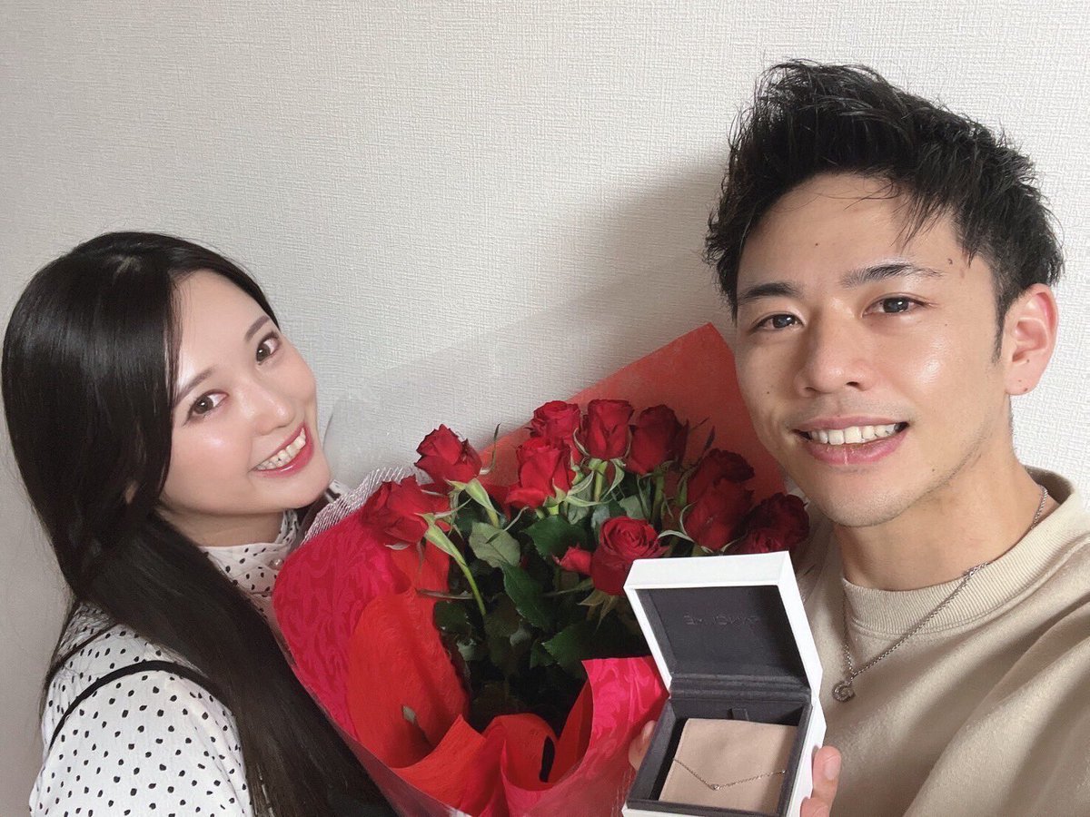 mk___1116's tweet photo. 【ご報告】2023.4.10
彼女の両親の結婚記念日と同じ日に入籍しました🕊
2023年になって選手引退、部署異動など変化が多くて大変な日々を送っている中、1番近くで支えてくれる彼女には日々感謝しかないです🙇
今と変わらず、喧嘩もせず、仲良く楽しく笑い合える家庭を築いていきます😊 https://t.co/yZcPfe34Jt