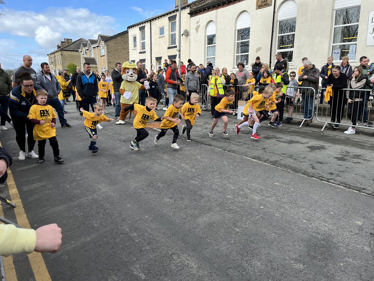 Wow! What a fantastic turnout from <a href="/IPMATGawthorpe/">Gawthorpe Community Academy</a>! At least 50% of the runners were from Gawthorpe Academy and what a fantastic job they did. We cant wait to see the official photos but here are a few … see who you can spot! 🏃