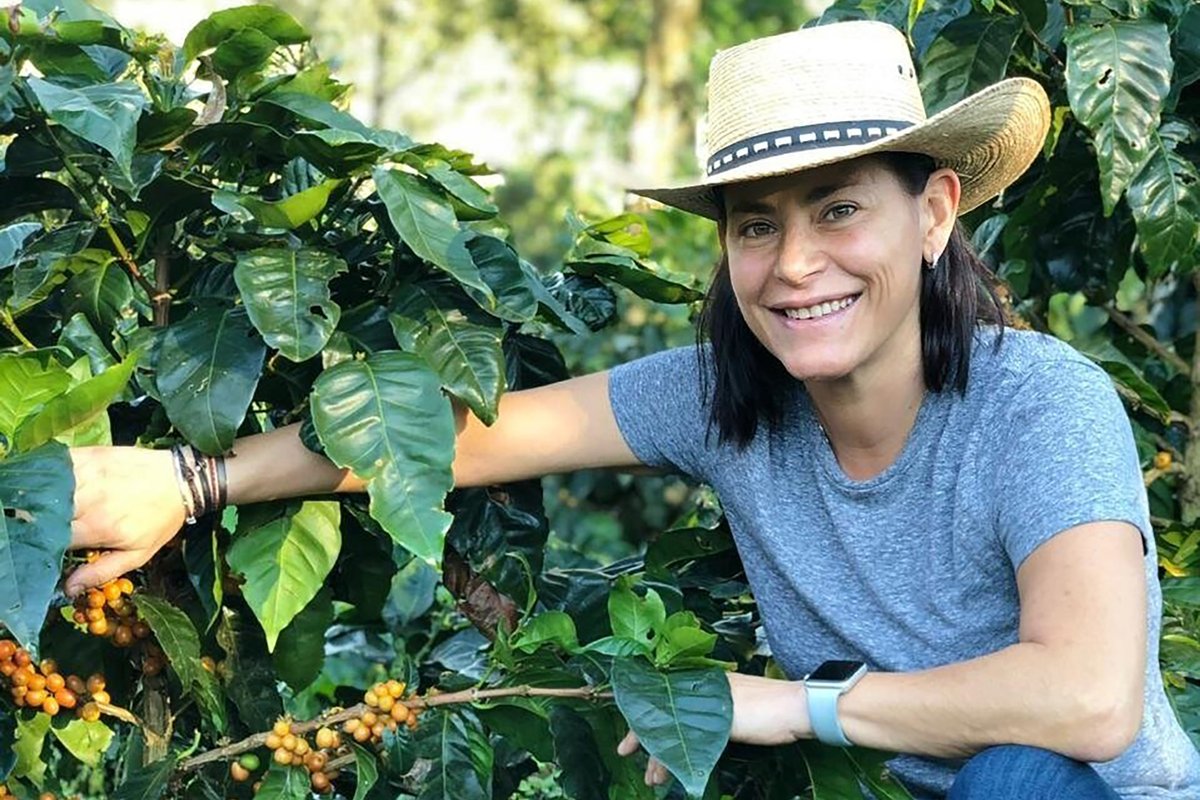 With the belief that the world of speciality coffee is for everyone, we caught up with Eleane Mierisch, fourth-generation coffee producer, who explained the advantages of being a womxn in coffee production. Read the interview here > bit.ly/3ZIhcvL
