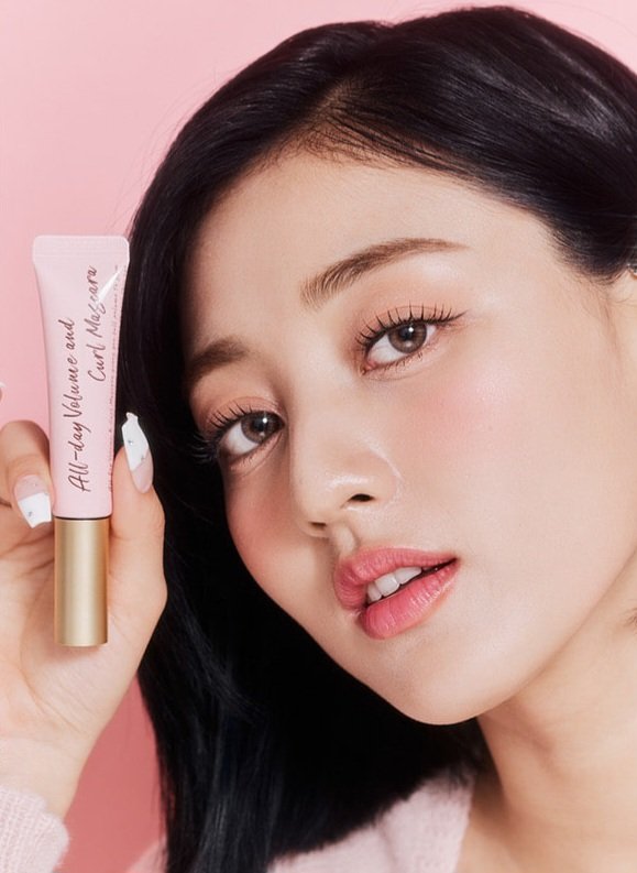SubjectKpop's tweet photo. Jihyo x MILK TOUCH

#TWICE #트와이스 @JYPETWICE https://t.co/wLLxynTVHN