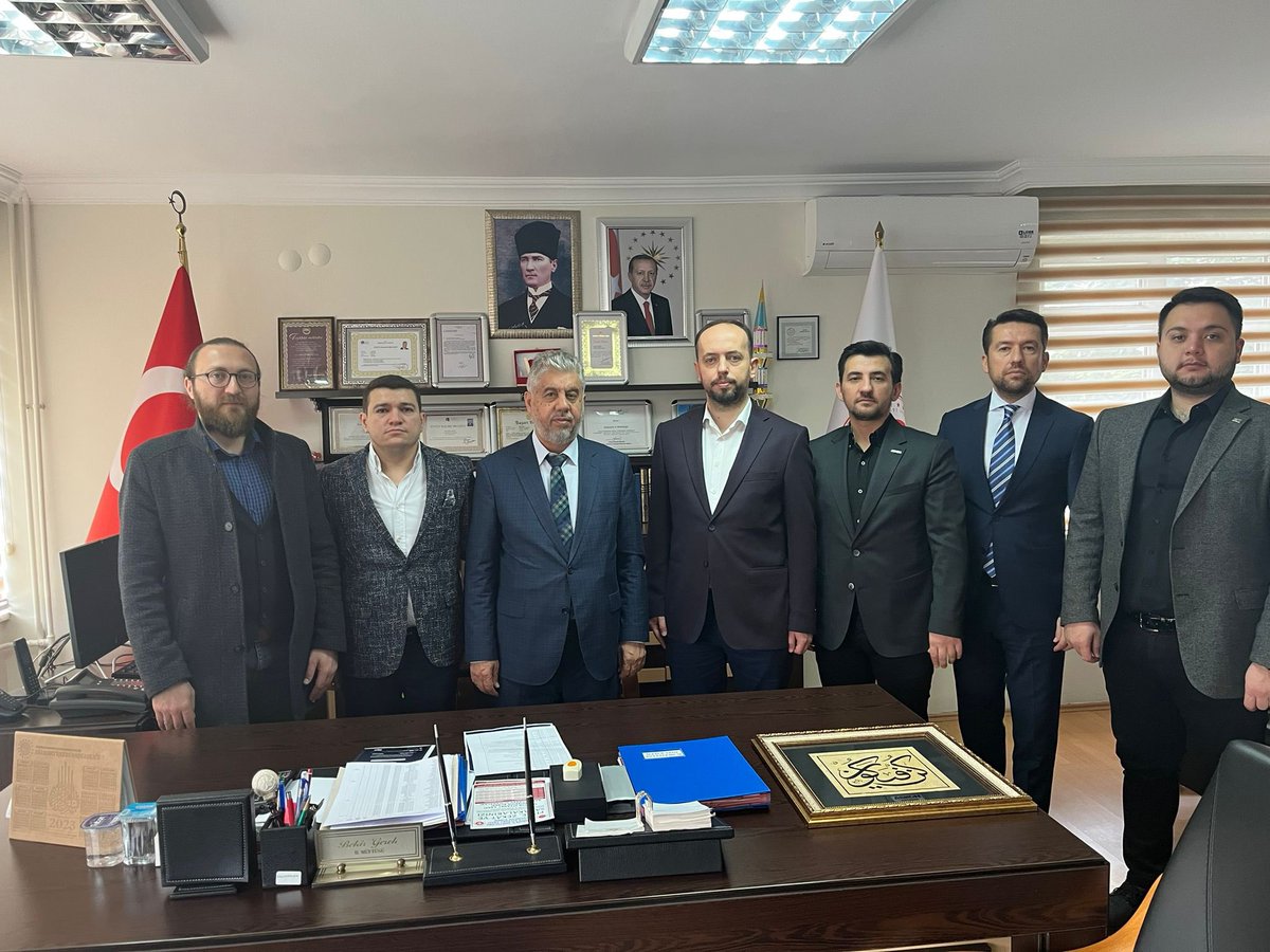 askoneskisehir's tweet photo. Eskişehir İl Müftüsü Bekir Gerek’i ziyaret ederek 14 Nisan’daki şube açılışımıza ve iftar organizasyonumuza davet ettik. 

Ziyaretlerimize devam ediyoruz. https://t.co/57TKkVropK