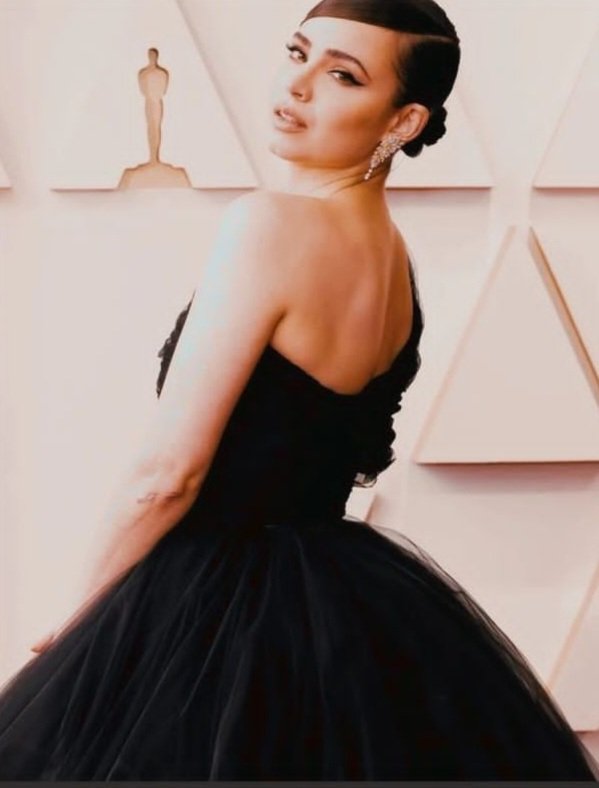 Happy birthay <a href="/SofiaCarson/">Sofia Carson</a>  are beutiful  my Princess  i love you ❤️❤️🥺