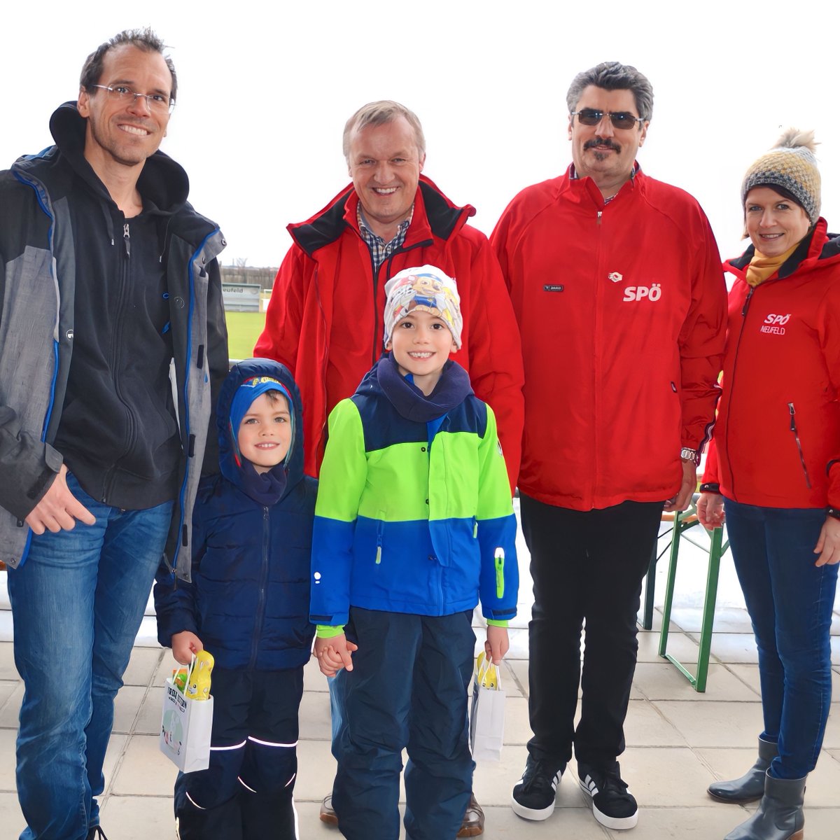 NachbarServus's tweet photo. Neufeld: Ostertradition / Die SPÖ lud am Karsamstag die Kinder zur Ostereiersuche auf den Sportplatz.

#neufeld #ostern #ostern2023 #osterhase #ostereier #spö #lampel

https://t.co/QNbXtP9R0m https://t.co/U1vEZ5eu4I