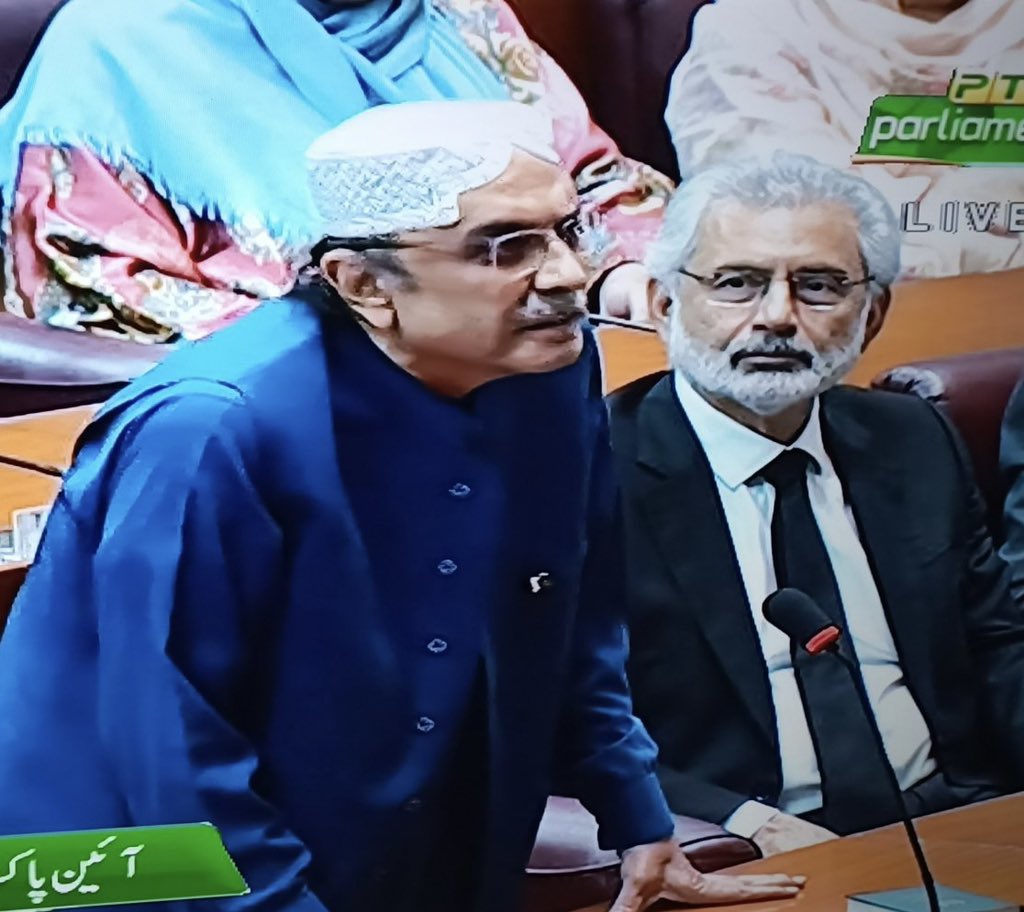 تیرے پہلو میں ترے دل کے قریں رہنا ہے 
میری دنیا ہے یہی مجھ کو یہیں رہنا ہے