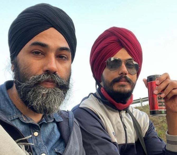 Amritpal Singh's close aide Papalpreet Singh has been arrested from Punjab's Hoshiarpur : Police

Papalpreet is considered to be #AmritpalSingh's mentor and has allegedly been in contact with lSl

#PapalpreetSingh