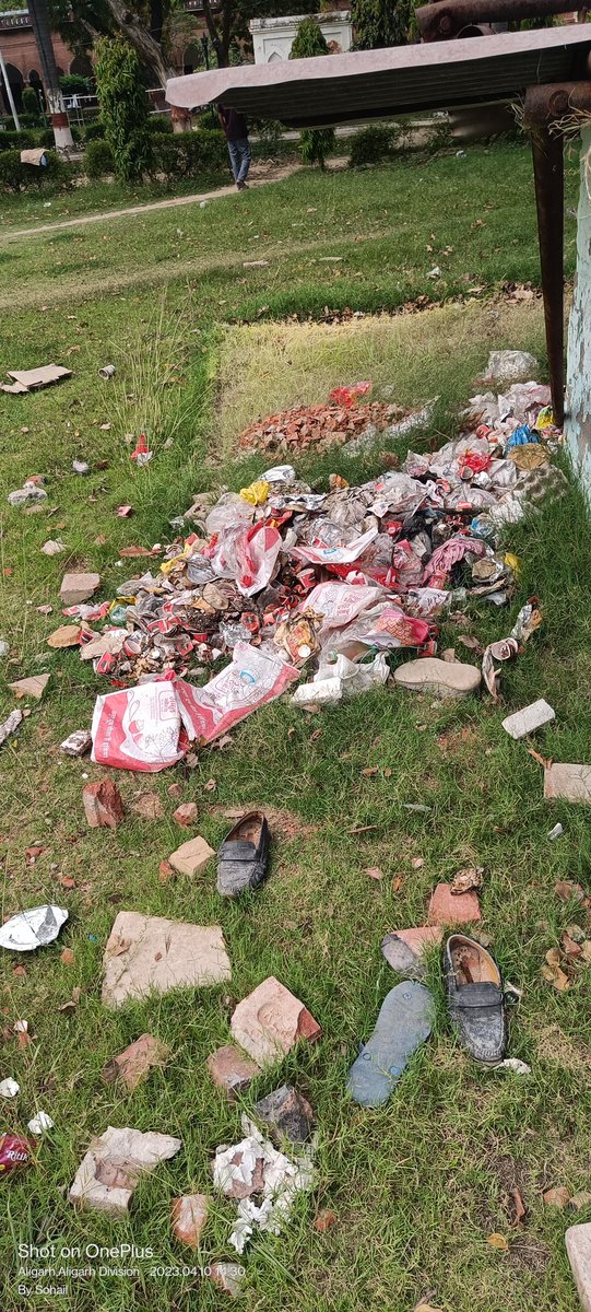 sohail1390's tweet photo. The condition is S.S HALL (north), the provost is failed to take this garbage serious, students are suffering of diseases caused by this garbage from this garbage ,hall is in worst condition,such a inefficient provost ??
#amu
#Amupro
#amuvc
#HRD
#mhrd
#Ministryofhealth https://t.co/cZja6ovXvD