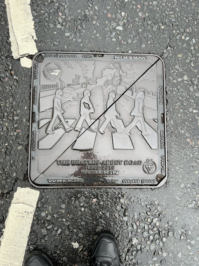 H_Orlandi's tweet photo. Had to stop by Abbey Road Studios and the crosswalk. #AbbeyRoad #funinLondon https://t.co/zoZ1Ze2Lhl