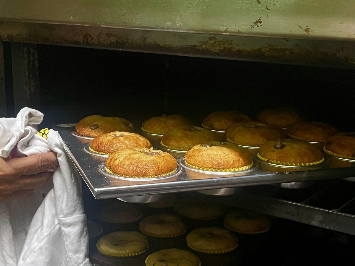 ru_muffinsss's tweet photo. Are you ready AyAyronies? 🤭 #ServingSoon https://t.co/8ULOi9EP9b
