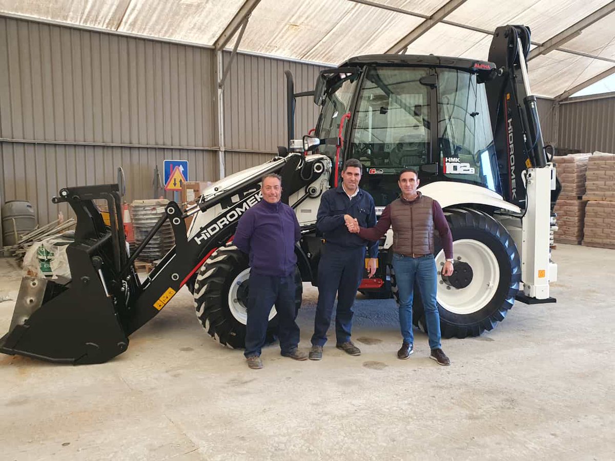 CemaMaquinaria's tweet photo. ENTREGA EN HUELVA Y CORDOBA 🤝
👏👏 ¡Gracias a los clientes por la confianza! 👏👏
#cemamaquianaria #cemateam #hidromek #hmk102b #manitou #MC25 #mixtas #carretillas #huelva #cordoba https://t.co/pA7cS7ZNo6