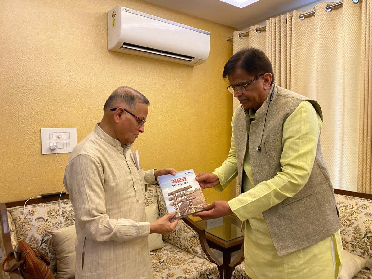 OPDhankar's tweet photo. आज करनाल में माननीय श्री @v_shrivsatish जी @BJP4India केंद्रीय संगठक जी से भेंट कर विभिन्न संगठनात्मक विषयों आगामी कार्य योजनाओं पर चर्चा कर मार्गदर्शन प्राप्त किया। https://t.co/FGwh6UFjiQ