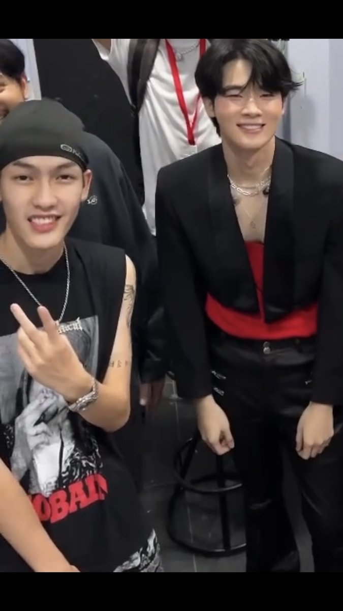 รูปคู่งานเมื่อวาน ปนกนกยยย