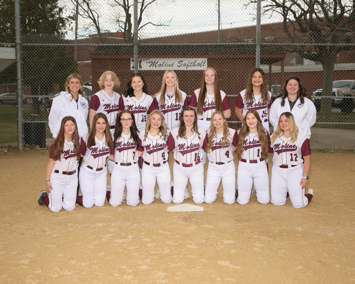 MolineSoftball's tweet photo. Team pics 2023 🔥 https://t.co/DY1csXvTAo