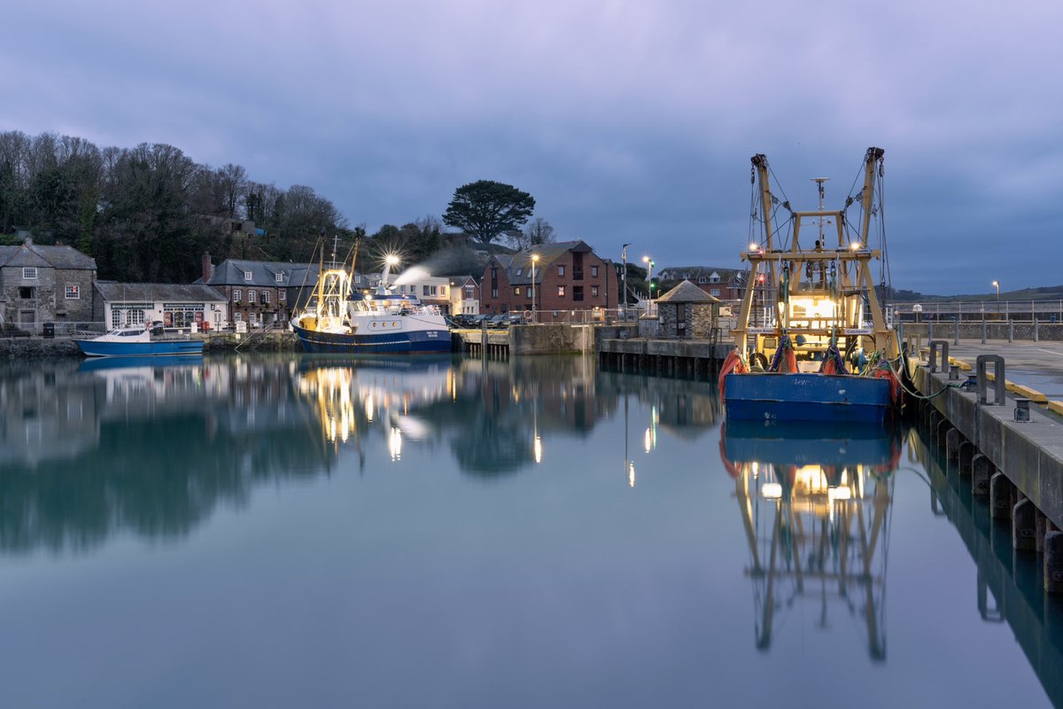 Blue hour 

#photography #photooftheday #reflections #blue #bluehour #boat #pictureperfect #town #harbour #photograph #instagood #instagoodmyphoto