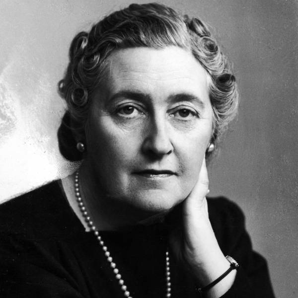 fuedicho's tweet photo. "Aprendí que no se puede dar marcha atrás, que la esencia de la vida es ir hacia adelante. La vida, en realidad, es una calle de sentido único".
Agatha Christie
#Fuedicho https://t.co/KUxs0Iljhw
