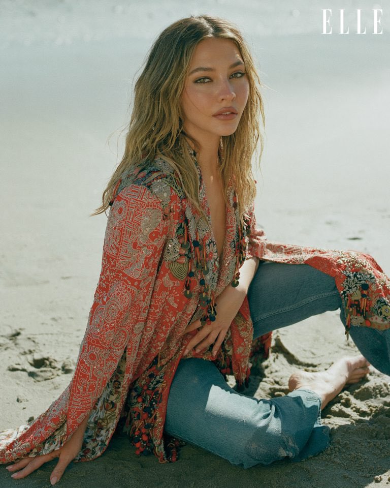 lnfosSeriesFR's tweet photo. #PHOTOS Madelyn Cline pour Elle magazine. https://t.co/LVXALu8o3t