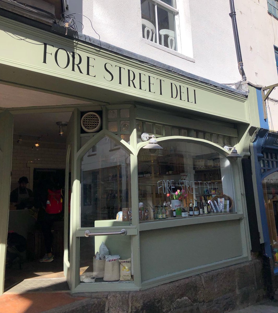 Catching up with last week’s work, first - the Fore Street Deli in St Ives. #signwriter #cornwall #stives #cornish #signpainter