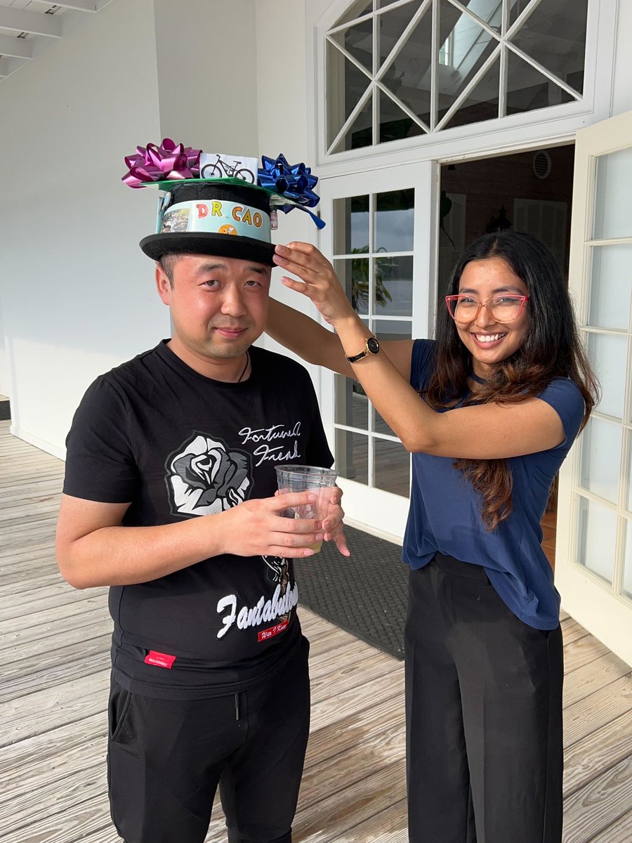 GuResearch's tweet photo. Congratulations to our  @zhiqiangcao
for his successful defense!!Wishing you a good luck for upcoming days! We celebrated his success with our usual tradition by popping champagne 🍾 🎉🎊 Dr. Hood is always the best part. https://t.co/IcWUb4L1Fs
