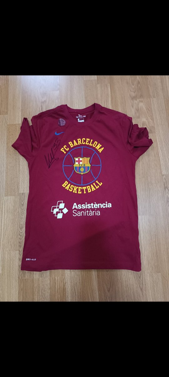 Barsamarretes's tweet photo. Venga, quien quiera esta camiseta de calentamiento firmada por Nikola Mirotic solo tiene que:

- RT
- Seguirme

El viernes antes del partido desvelo el ganador. https://t.co/I2LCYlPtPx