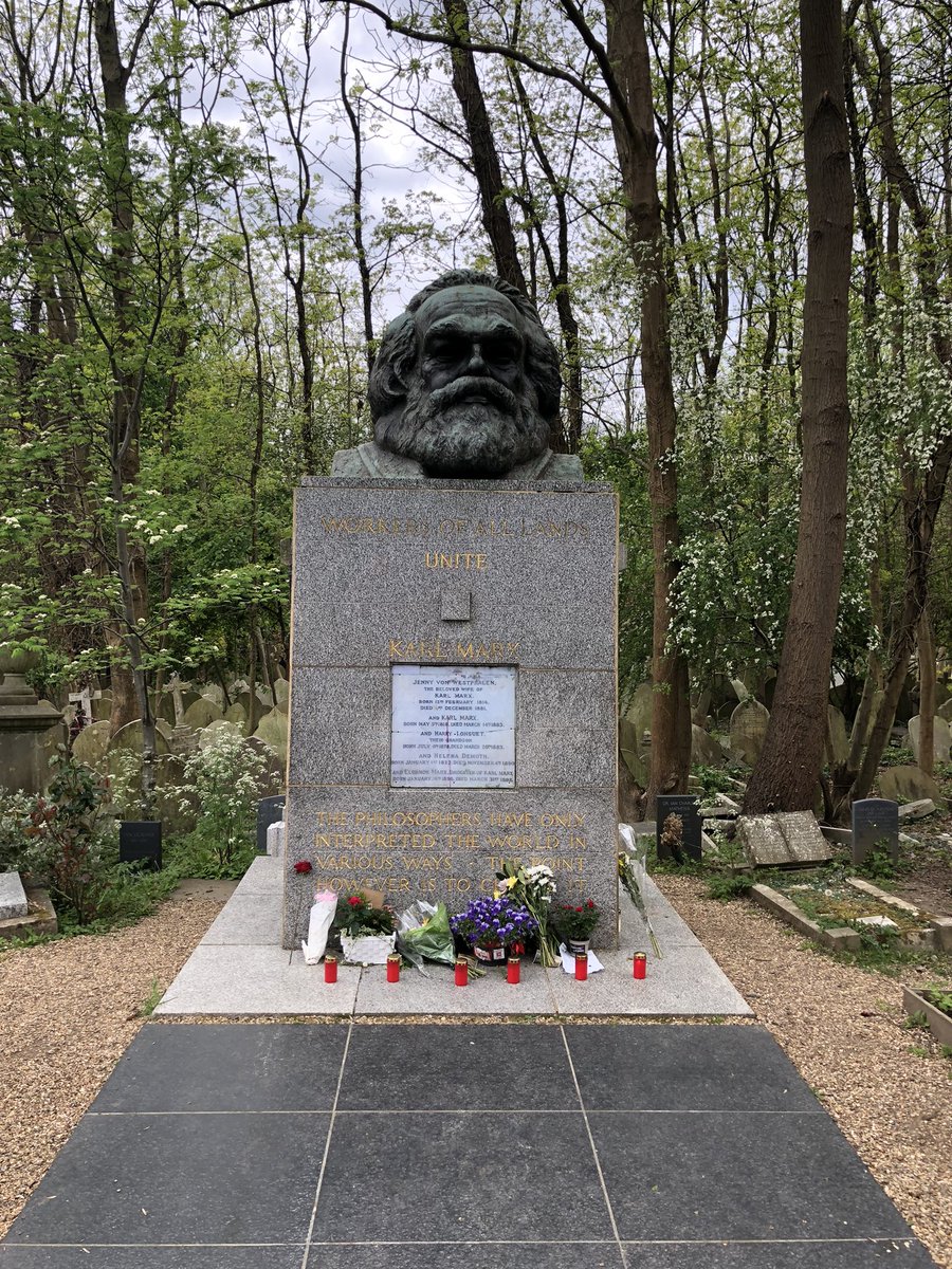 bad_login's tweet photo. @_bravit Да, врёт. На Карла Маркса можно за 4.50£ поглядеть. А вот за могилу Литвиненко нужно будет заплатить уже 10£, но туда входит Маркс. Экскурсия прям ок, кстати) https://t.co/WjT8Qc39UJ