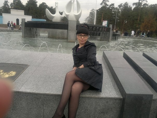 Amateur Pantyhose on Twitter: &ldquo;Sitting by the fountain in sheer black #