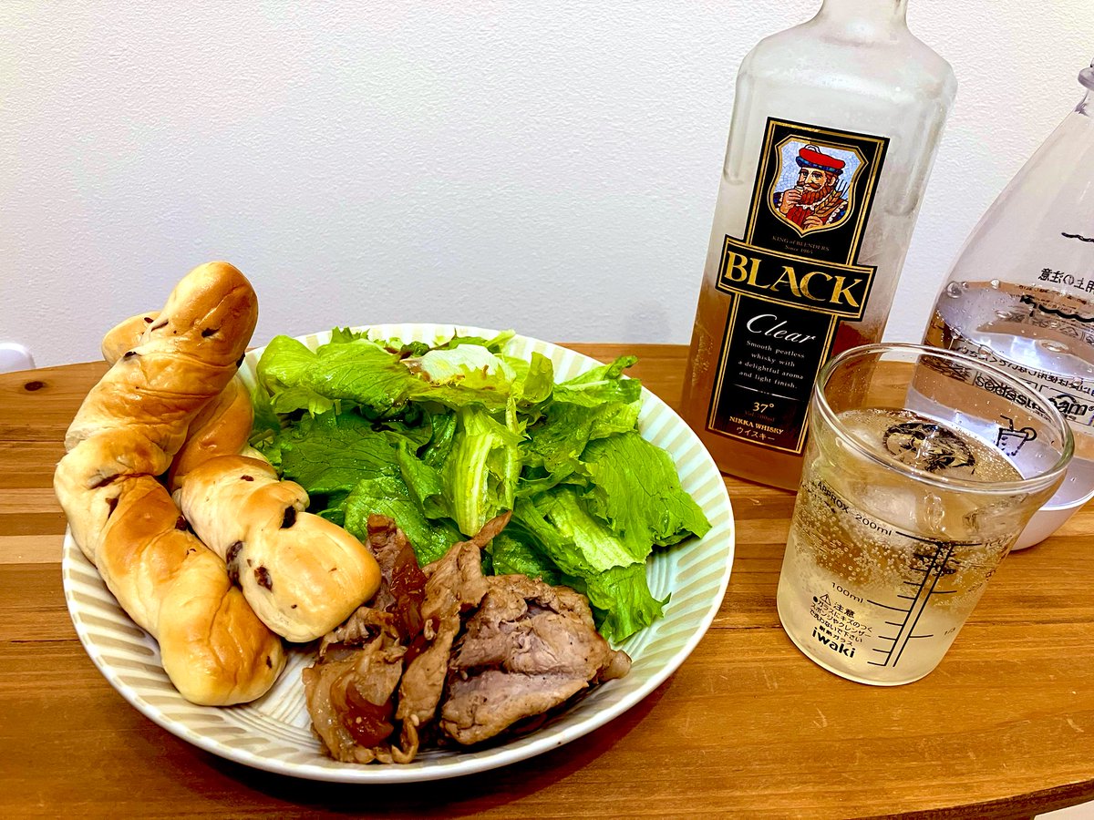 sk155d's tweet photo. 久しぶりに一人暮らし始めました🏠
やっとこさフライパン下ろした https://t.co/w4KQfdQFiF