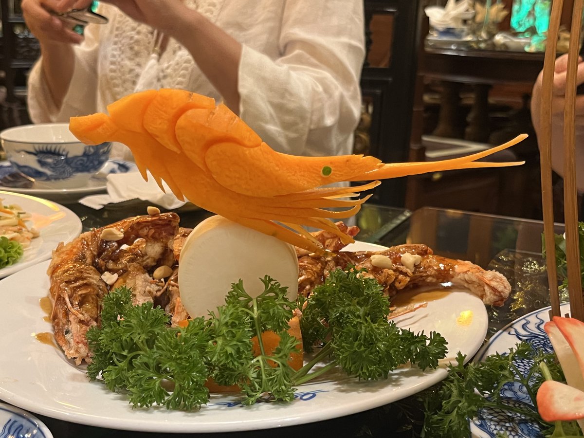 DrSusanMatthews's tweet photo. Wrapping up a  fabulous Viet Nam trip with four nights in the same bed in Ha Noi! Experience of a lifetime with our motorbike tour of the city with our Phenikaa friends. And of course yet more amazing food and drink https://t.co/ZK1qVUiLmM