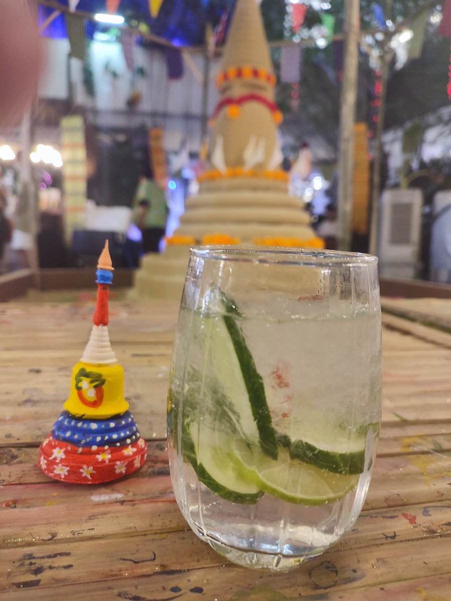 EichbaumTh's tweet photo. Drink anywhere, Pagoda https://t.co/9iVYQmXtzM