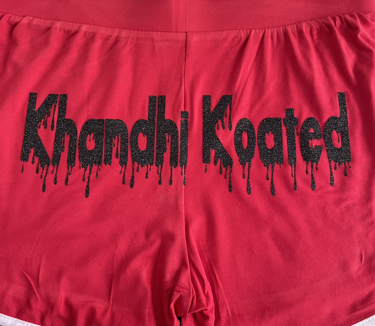 thekhandhishop's tweet photo. BodyKhandhi Shorts Set
Sizes: Xsmall - Large
95% Cotton
Ships from: Fortson, GA
#TheKhandhiShop #BodyKhandhi #newapparel #KhandhiKoated #ShortSet #BlackOwned #BlackBusiness #BlackQueen https://t.co/qDOafx4uRJ