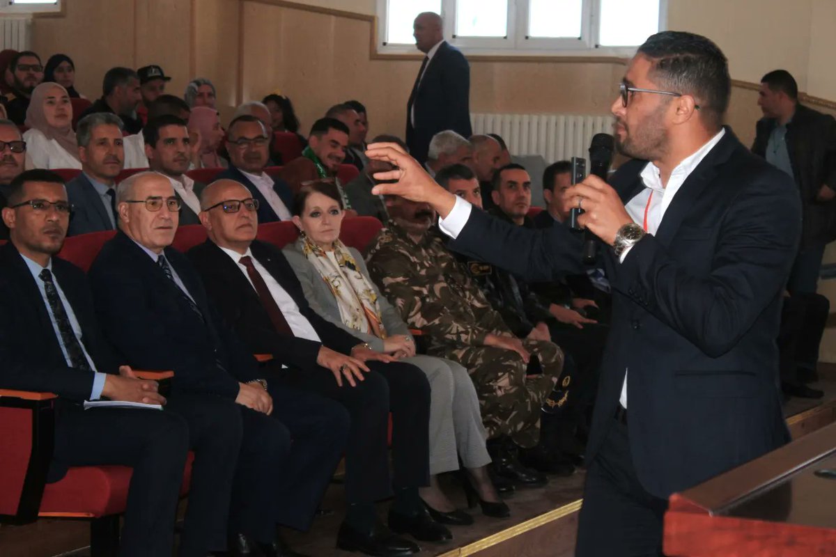 أشرف السيد وزير التكوين والتعليم المهنيين د.مرابي ياسين  بالمعهد الوطني المتخصص في التكوين المهني على افتتاح اليوم الدراسي الموسوم بقطاع التكوين والتعليم المهنيين بين الابتكار والاستثمار.