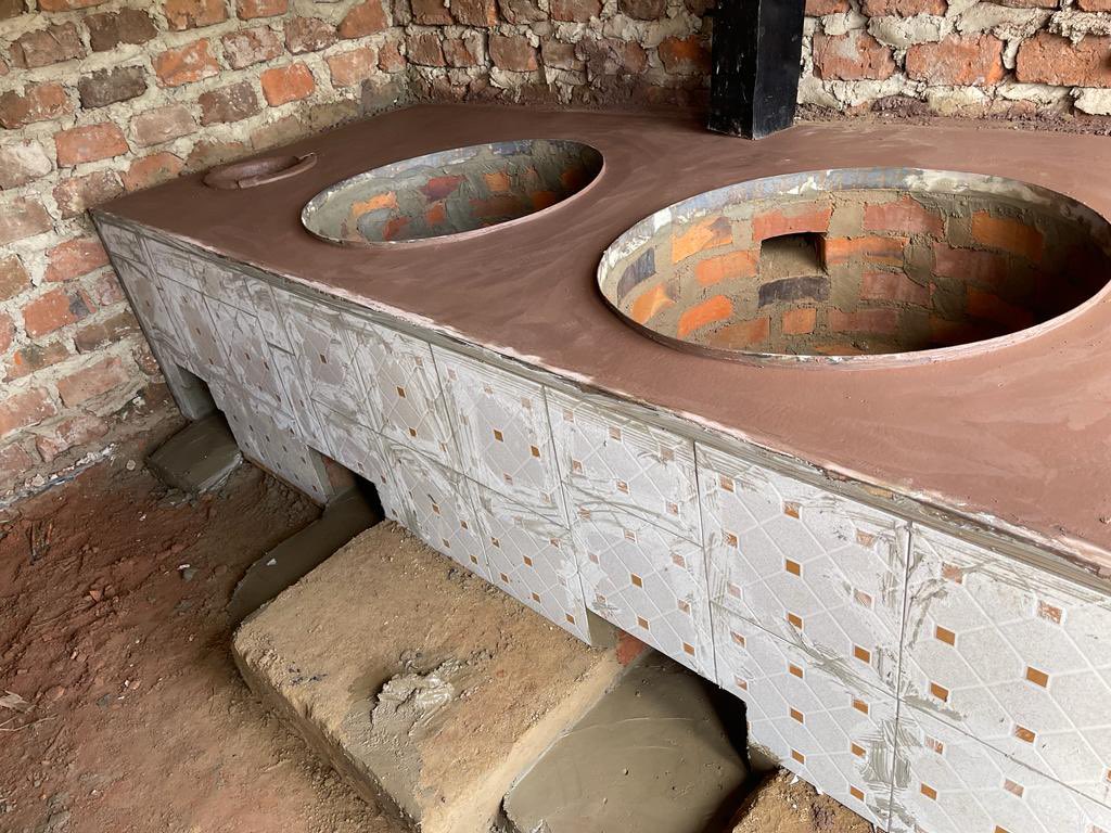KabilaObbo's tweet photo. Ongoing eco-friendly cooking stove construction at School 43- Mugema Primary School.
#VashGreenSchoolsProject https://t.co/R51nNuLvsV