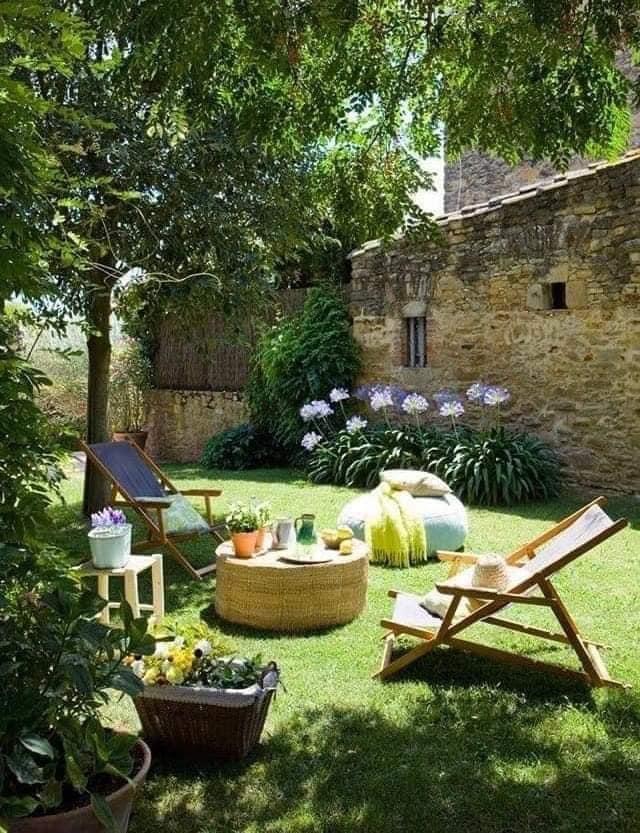 KBurkebooks's tweet photo. Wish I were sitting here today with a good book! What's your favorite thing to do in the garden?

#monday #mondaymood #goodmorning #happymonday #read #idratherbe #garden #outdoors #nature #book #relax #coffeetime #staymotivated https://t.co/GJaT2SxDiH