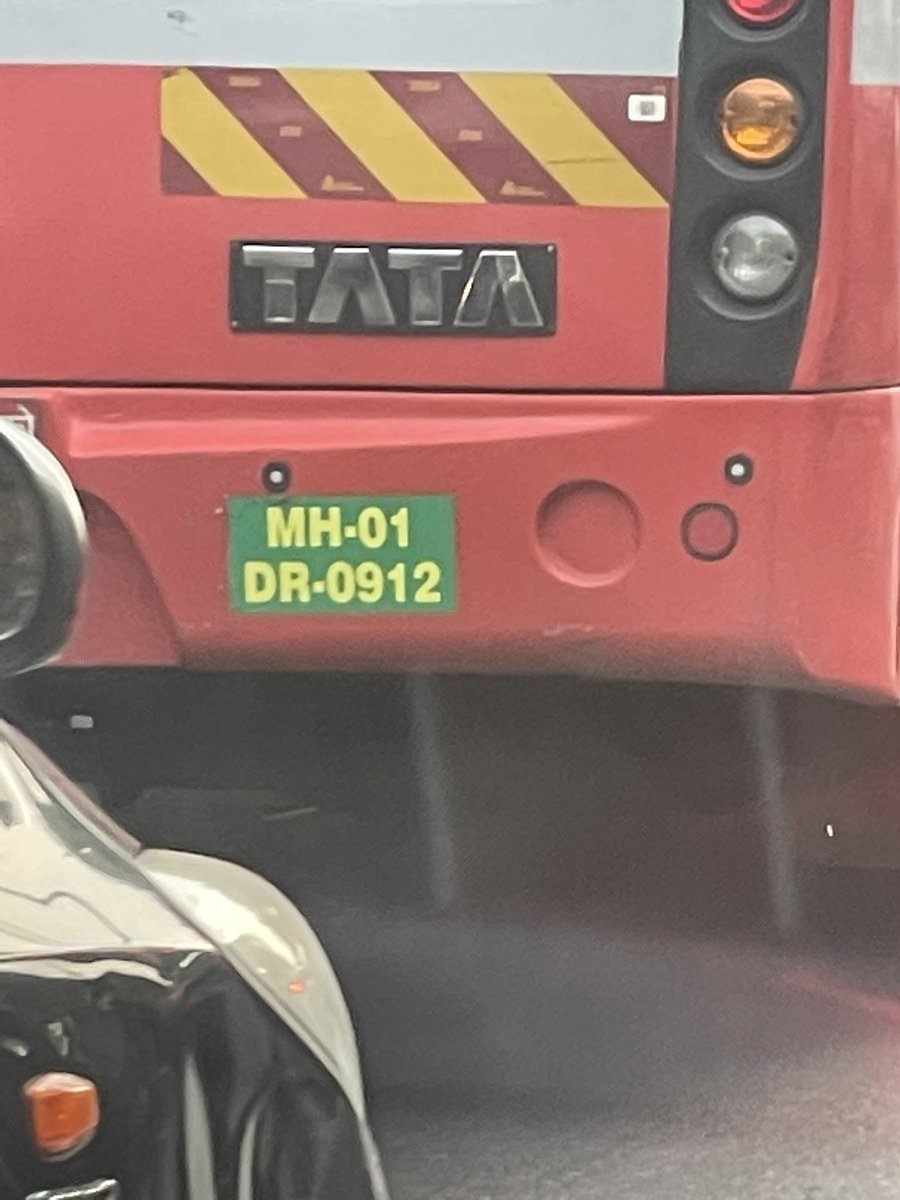 mumbaimatterz's tweet photo. The new breed of @myBESTBus drivers are colour blind.... They don't see Red🔴

For them the signal 🚦is always 🟢 Green.

If you don't believe watch this..

📽️ @gmadnani

https://t.co/Tb9WETIexf