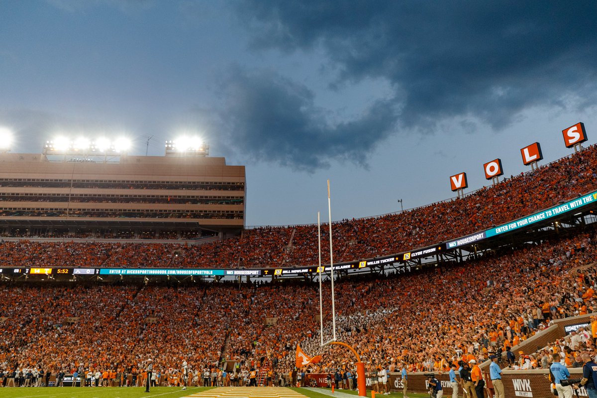 Vol_Football's tweet photo. Ready to be back in our happy place 🍊

#GBO https://t.co/QgZ9zizHt7