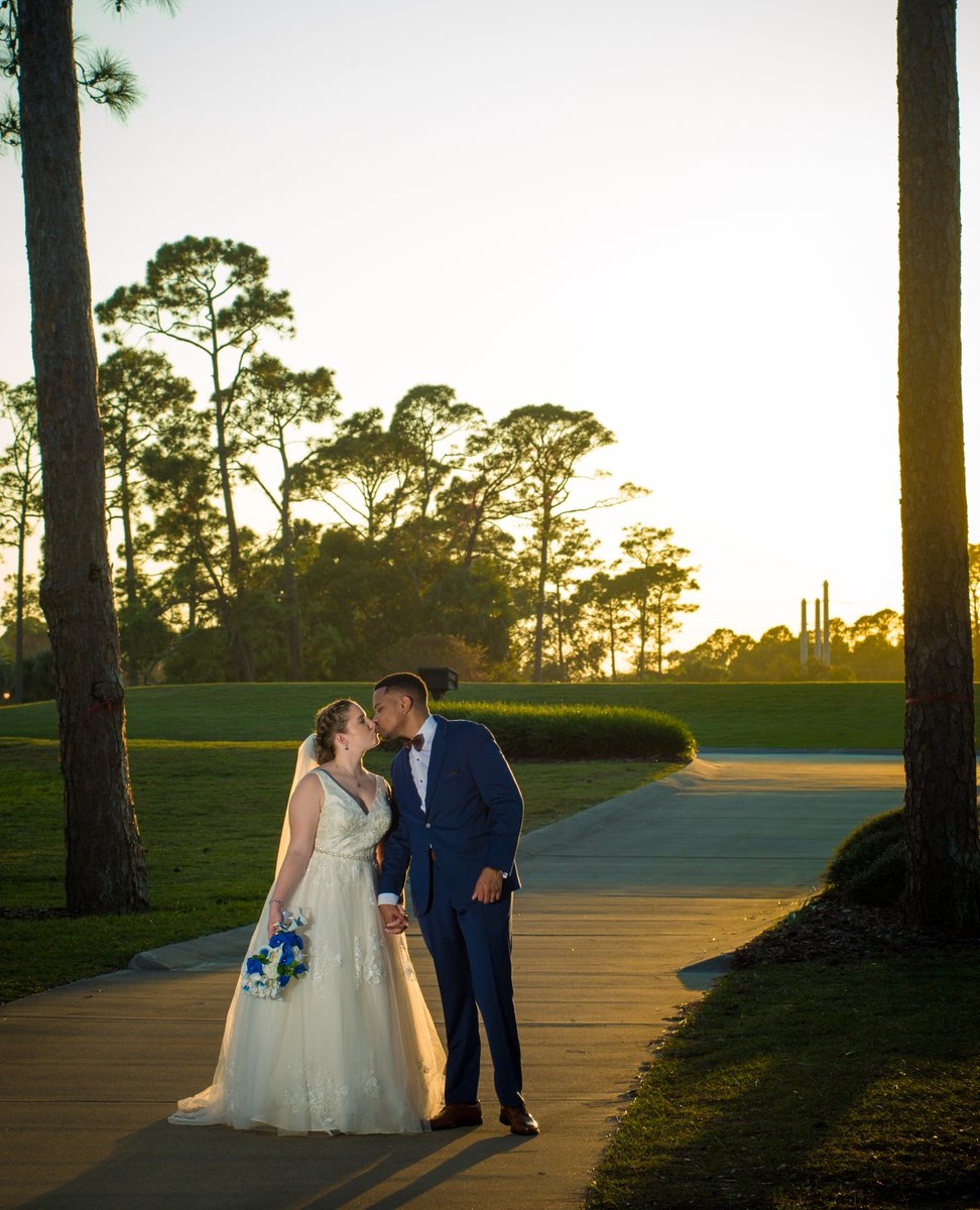Sunset wedding portraits.

#bride #weddingday #sunrise #portraitphotography #portraiture #groom #weddinginspiration #portrait #weddingphotography #sky