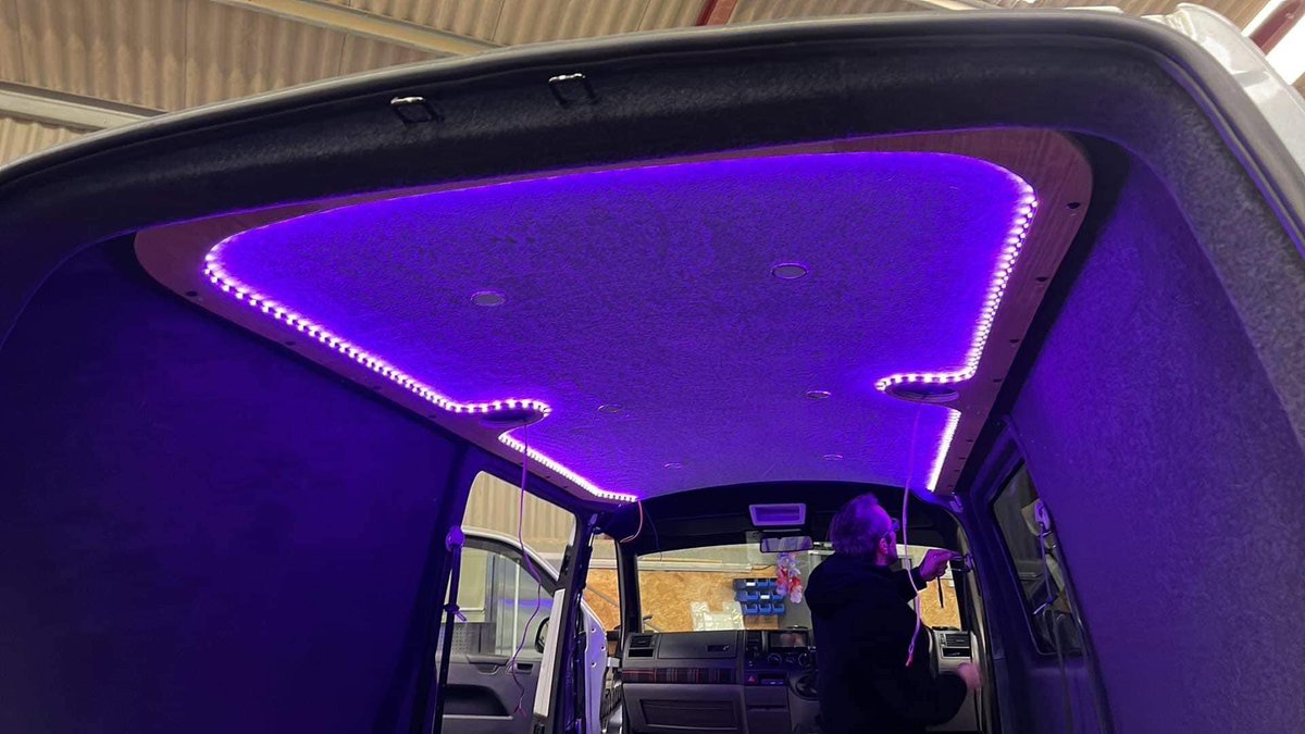 FlameConverts's tweet photo. Happy Bank Holiday🐣

Why not light up your summer get away with some LED lighting?⚡️

What colour is your favourite?💡 https://t.co/btn2GW0aq8