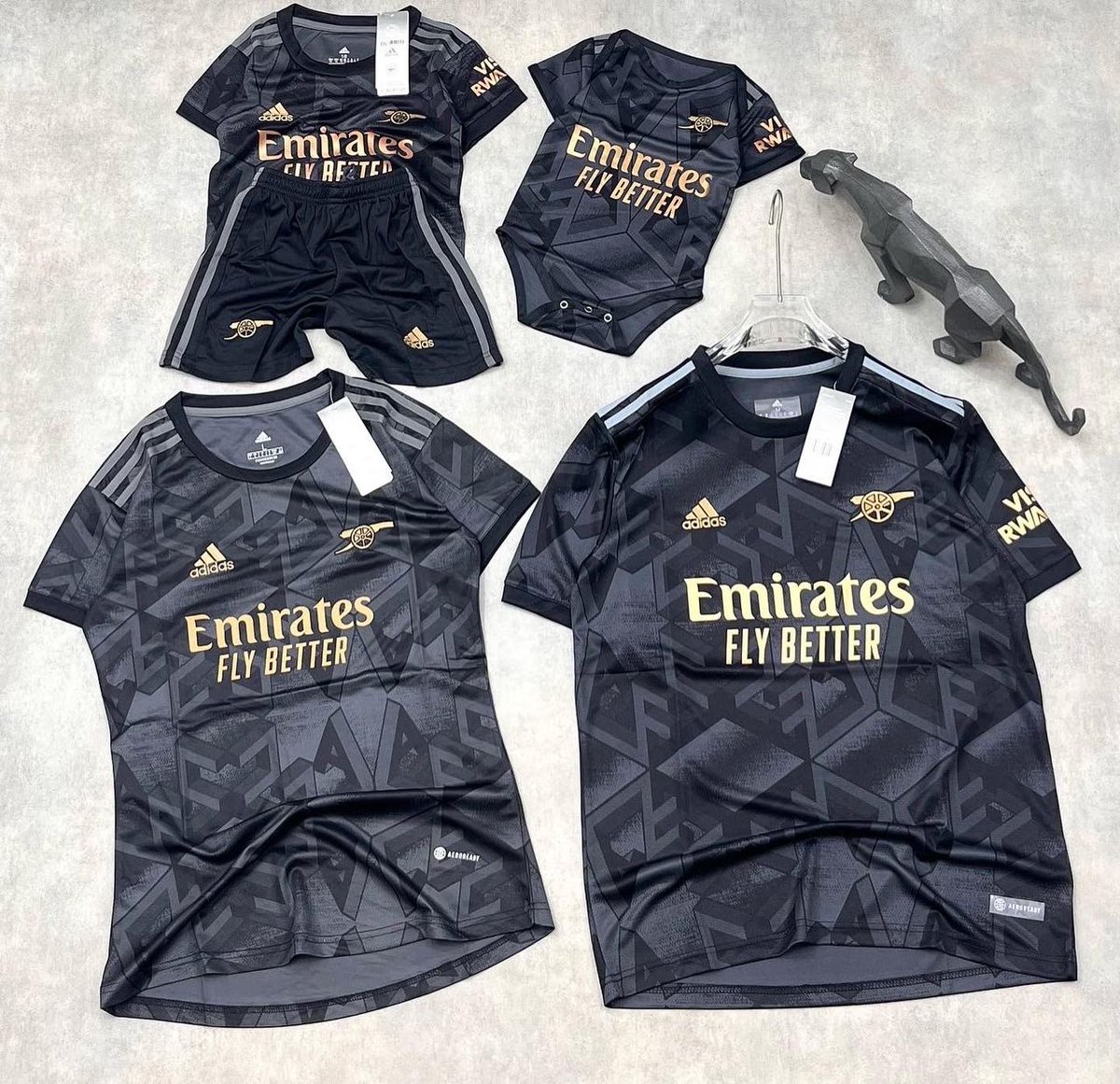 ConvertOdds's tweet image. Everyone is saying it is impossible because of yesterday result.

If Arsenal wins the EPL Title..

I would be giving out 20 Arsenal Jersey to those who RT this Tweet...